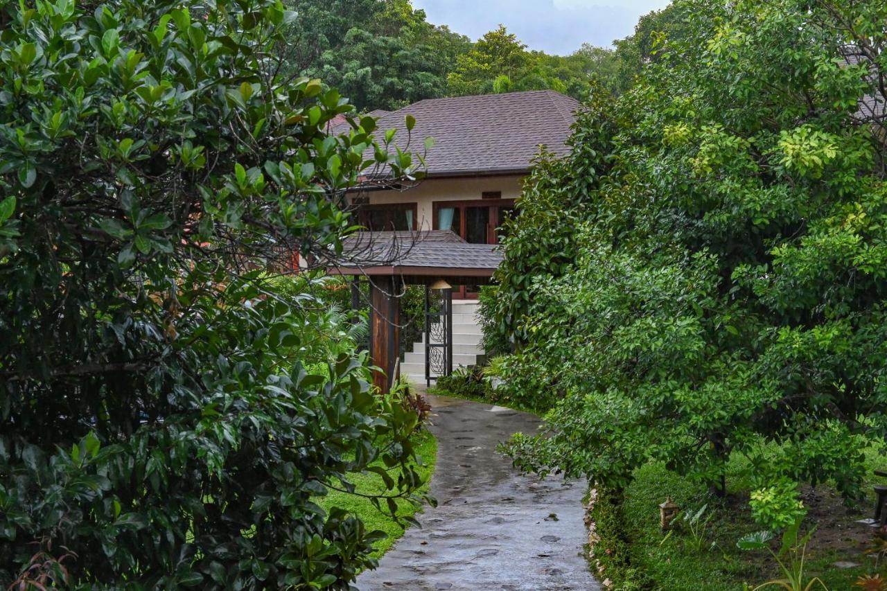 Отель Cascade Tara Na Mueang Экстерьер фото